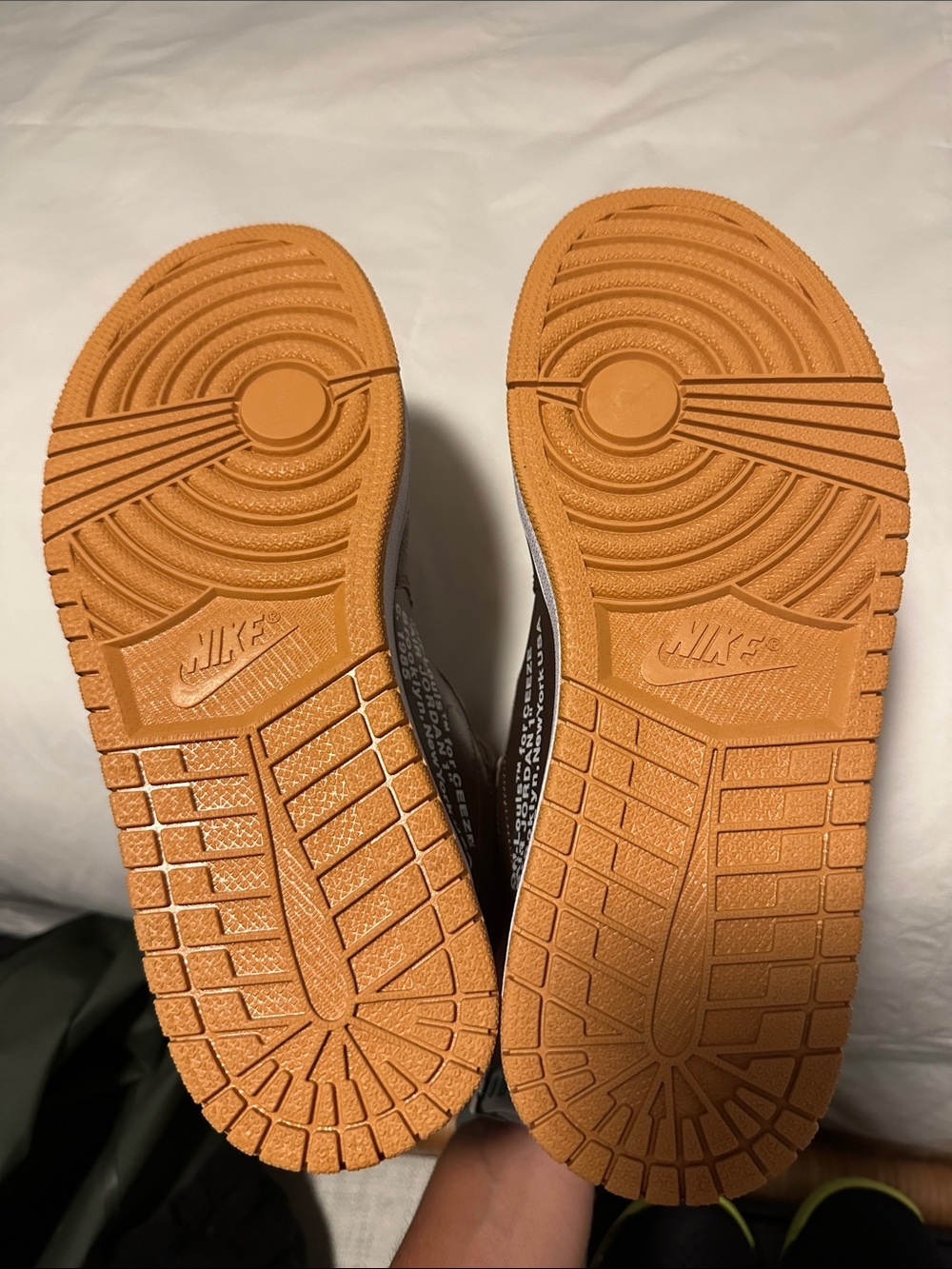 Custom-painted Nike Air Jordan 1 High - Picture 10 of 10